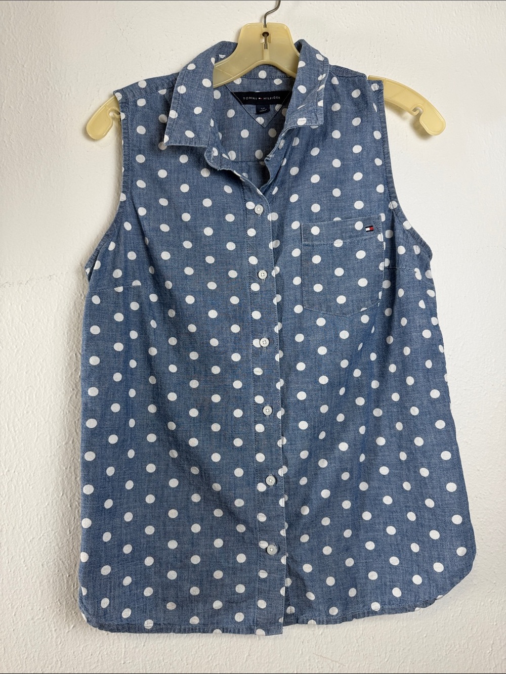 Tommy Hilfiger Blue and White Polka Dot Sleeveless Button-Up Camisole